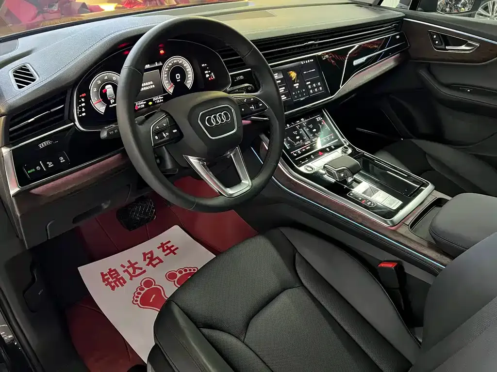 Audi Q7 2023 из CN, фото 4