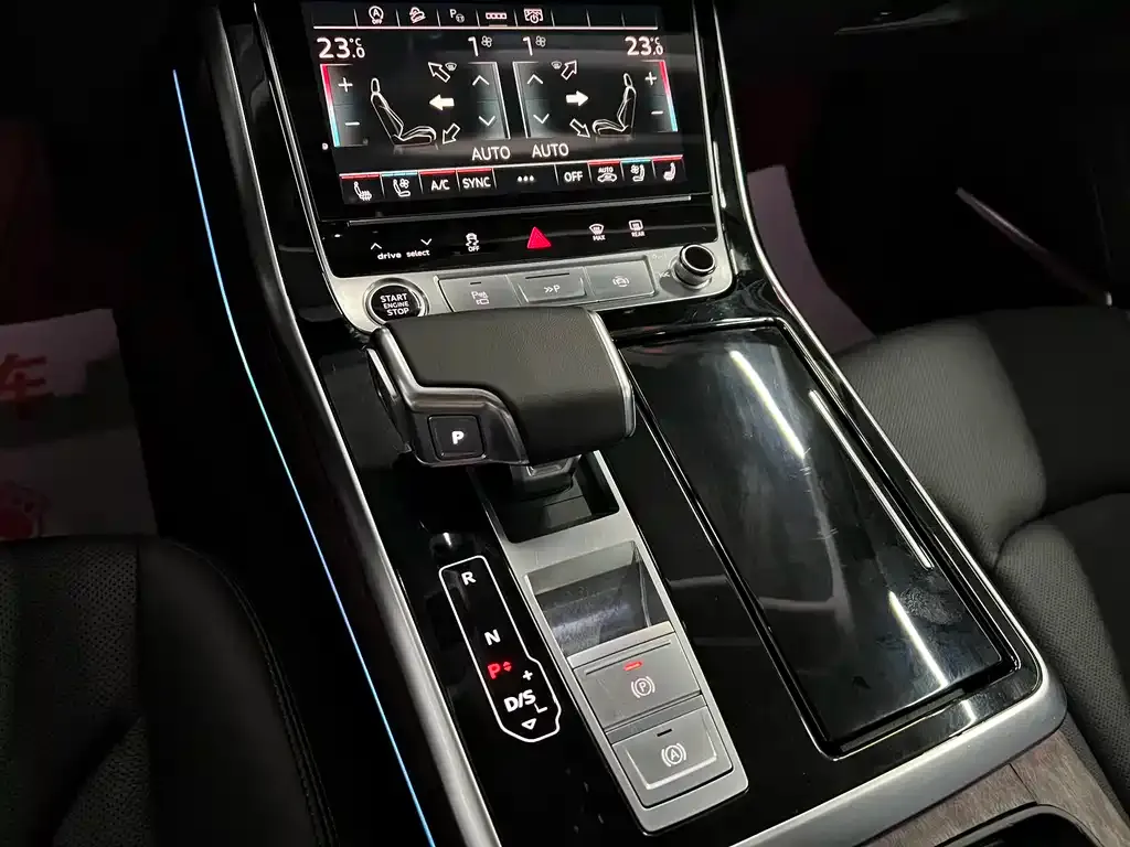 Audi Q7 2023 из CN, фото 8