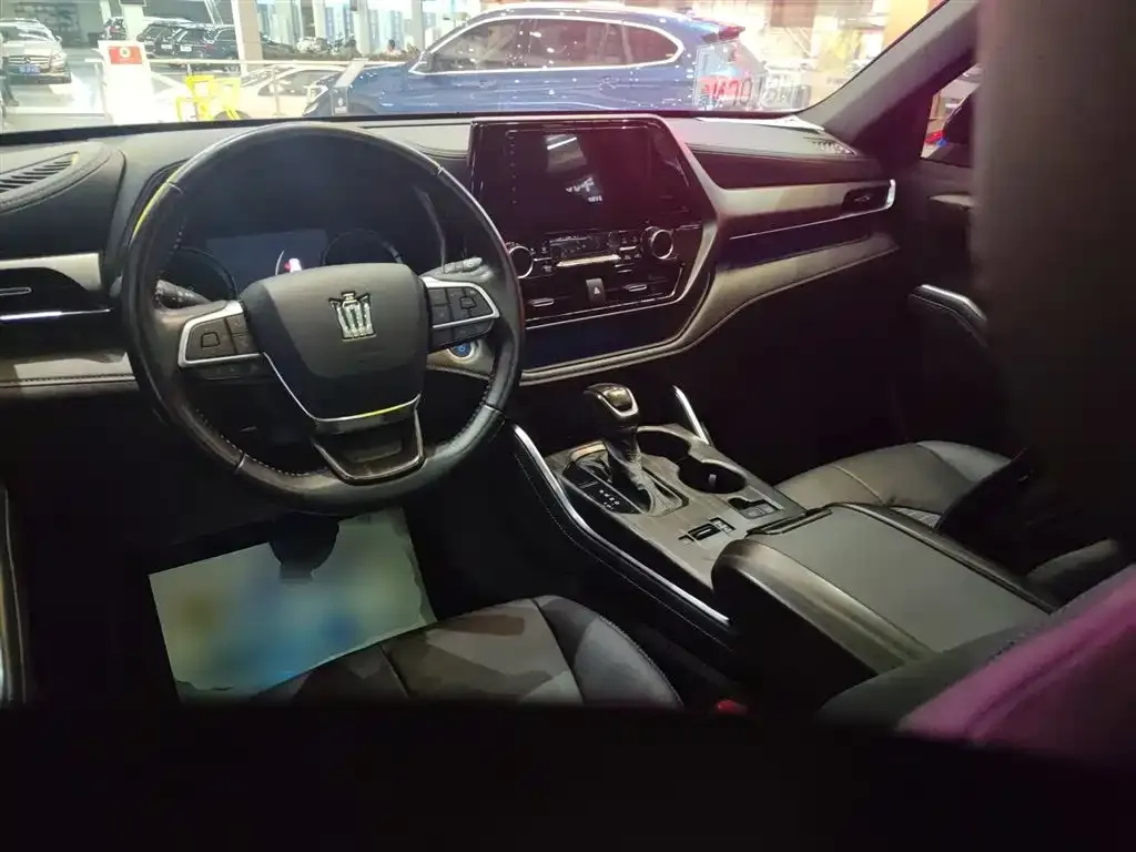 Toyota Crown Kluger 2022 из CN, фото 10
