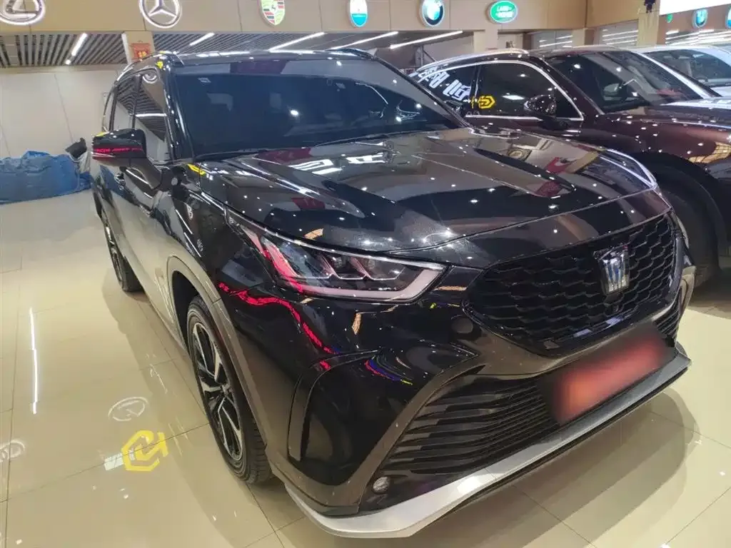 Toyota Crown Kluger 2022 из CN, фото 4