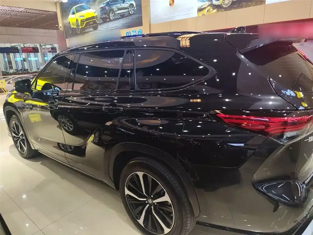 Toyota Crown Kluger 2022 из CN, фото 5