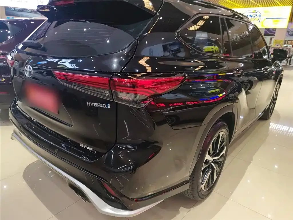 Toyota Crown Kluger 2022 из CN, фото 7