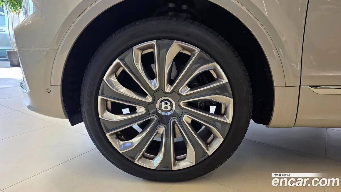 Bentley Bentayga 2025 из KR, фото 3