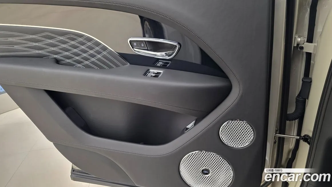 Bentley Bentayga 2025 из KR, фото 7