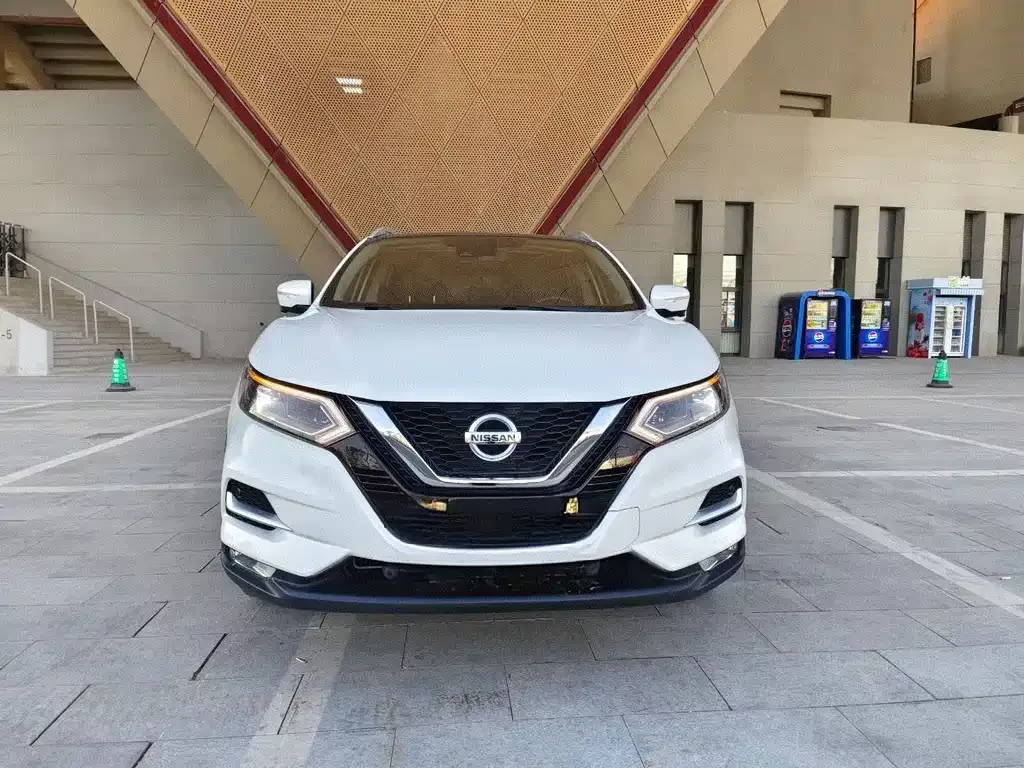 Nissan Qashqai 2021 из CN, фото 2