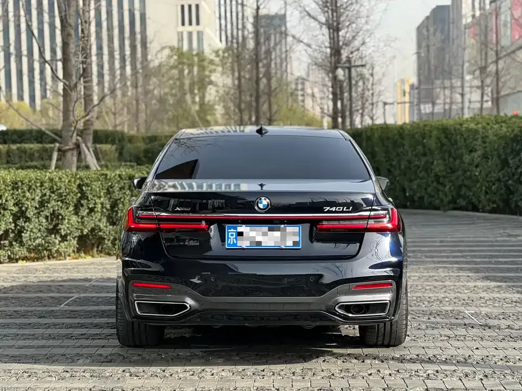 BMW 7 Series — фото 5