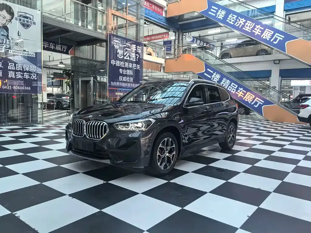 BMW X1 — фото 1