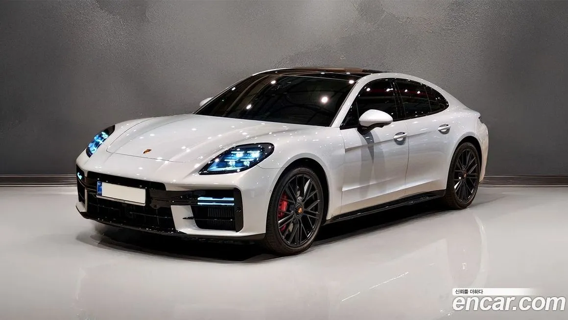Porsche Panamera — фото 1