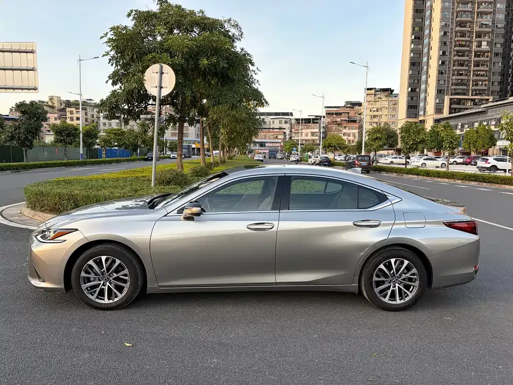 Lexus ES 2024 из CN, фото 4