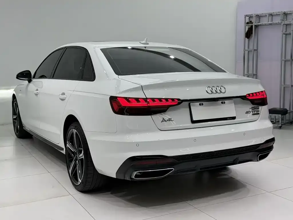 Audi A4L 2024 из CN, фото 9