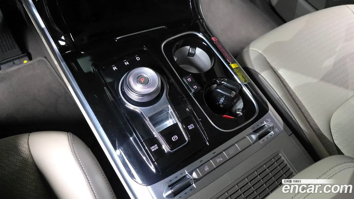 Kia Carnival — фото 9
