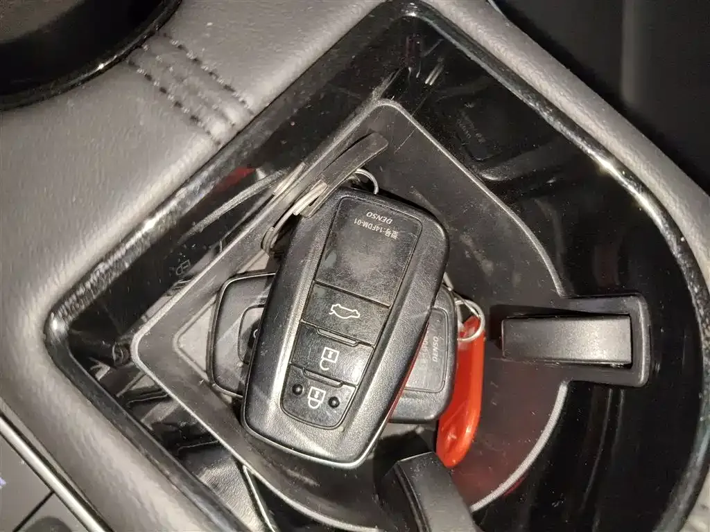 Toyota Avalon 2021 из CN, фото 9