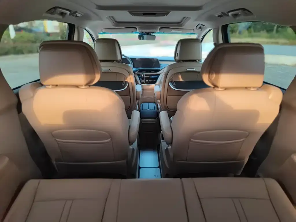 Buick GL8 2021 из CN, фото 10