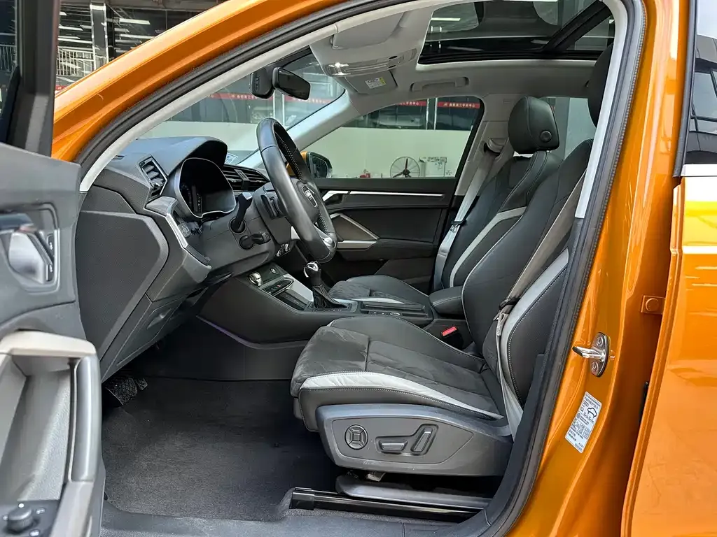 Audi Q3 2021 из CN, фото 4