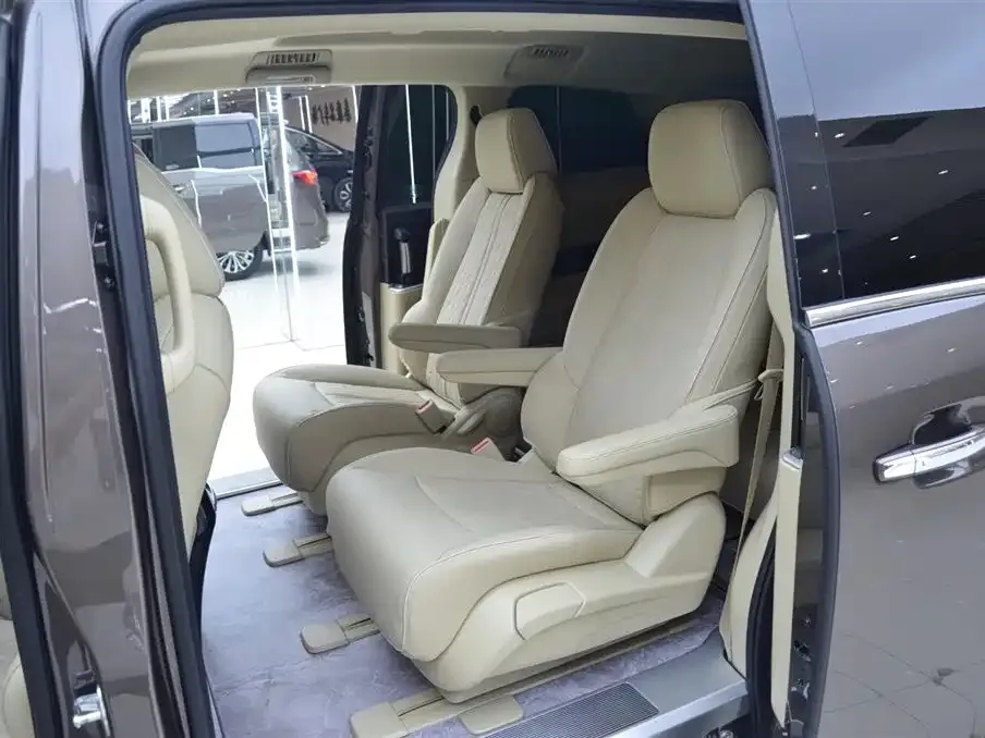 Buick GL8 2024 из CN, фото 4