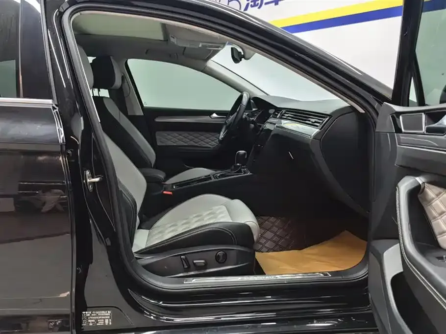 Volkswagen Magotan 2023 из CN, фото 8