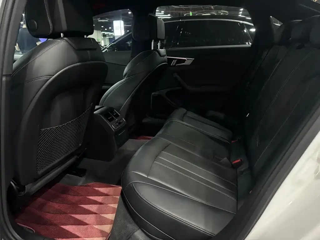 Audi A4L 2024 из CN, фото 7