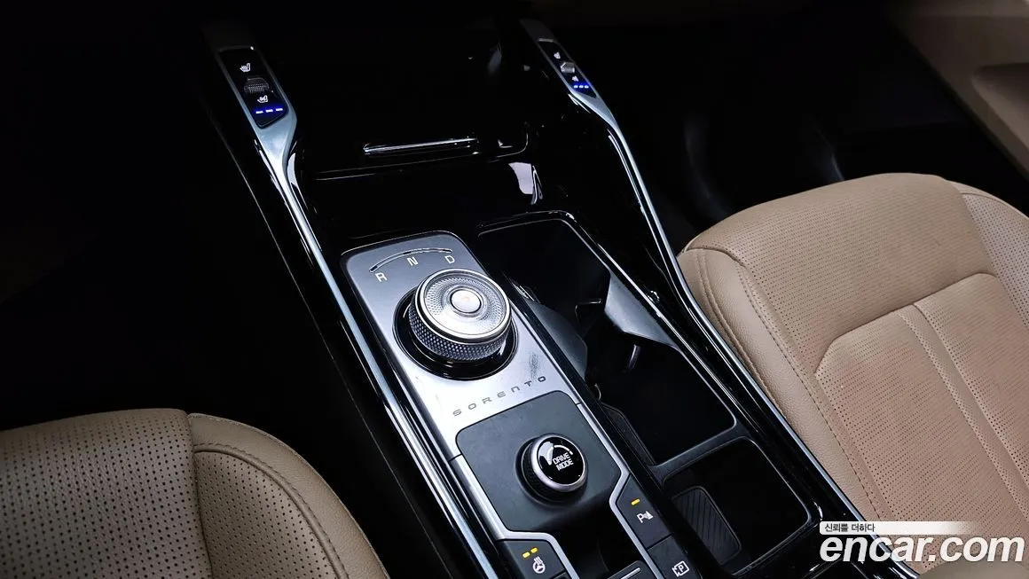 Kia Sorento — фото 9