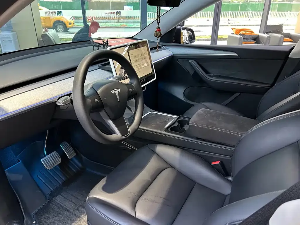 Tesla Model Y 2024 из CN, фото 8