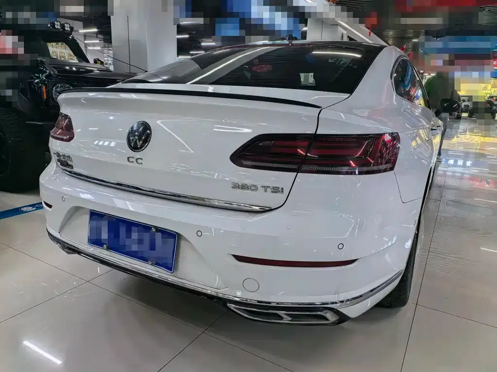 Volkswagen CC 2023 из CN, фото 2