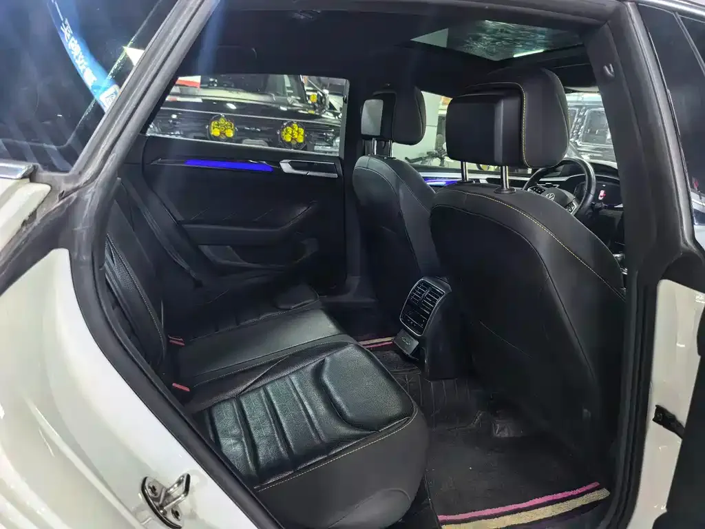 Volkswagen CC 2023 из CN, фото 4