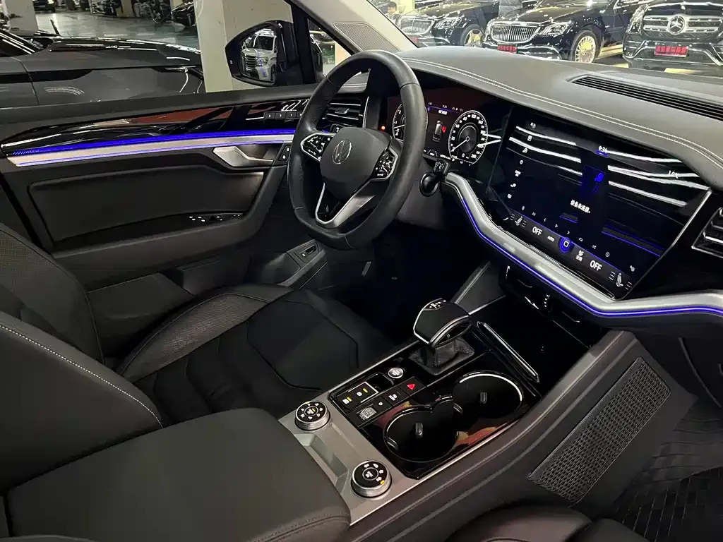 Volkswagen Touareg 2023 из CN, фото 7
