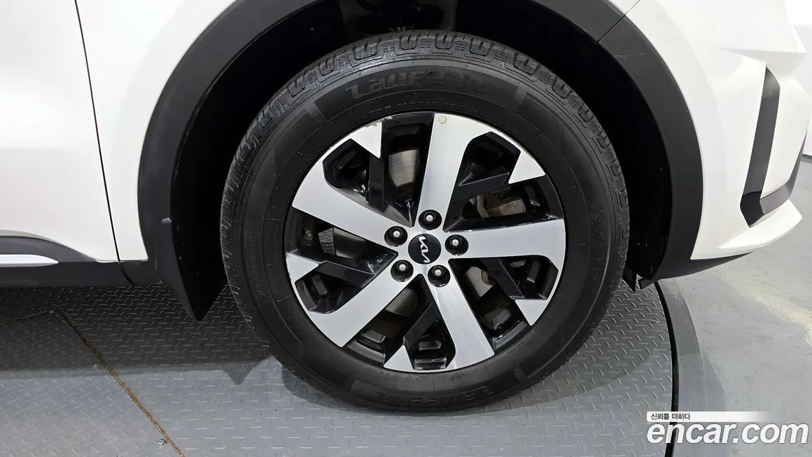 Kia Sorento — фото 5