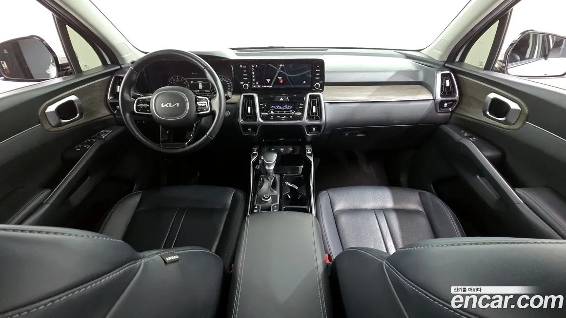 Kia Sorento — фото 7