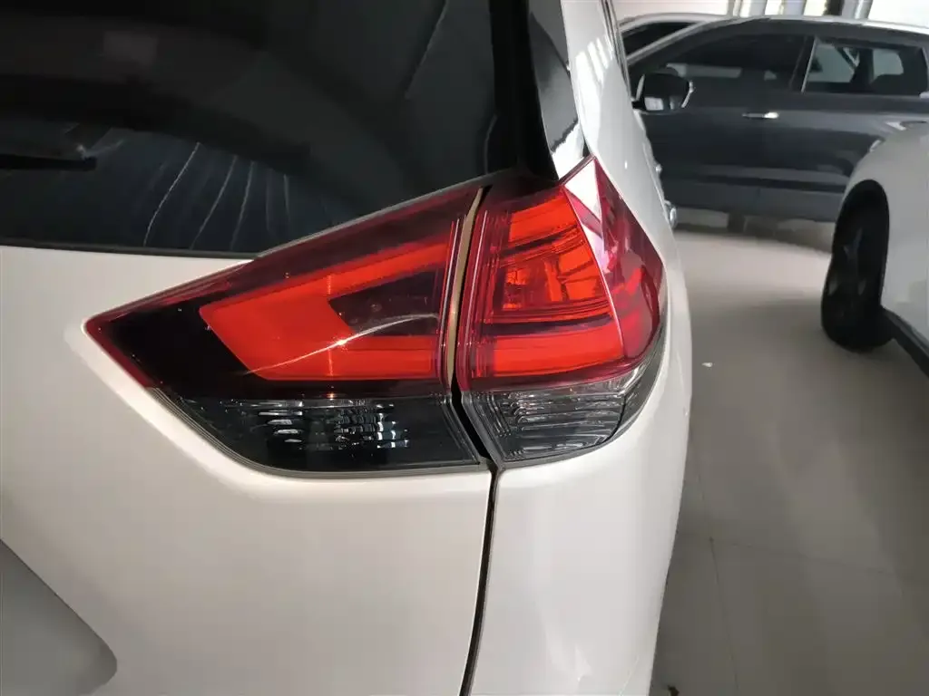 Nissan X-Trail 2023 из CN, фото 8