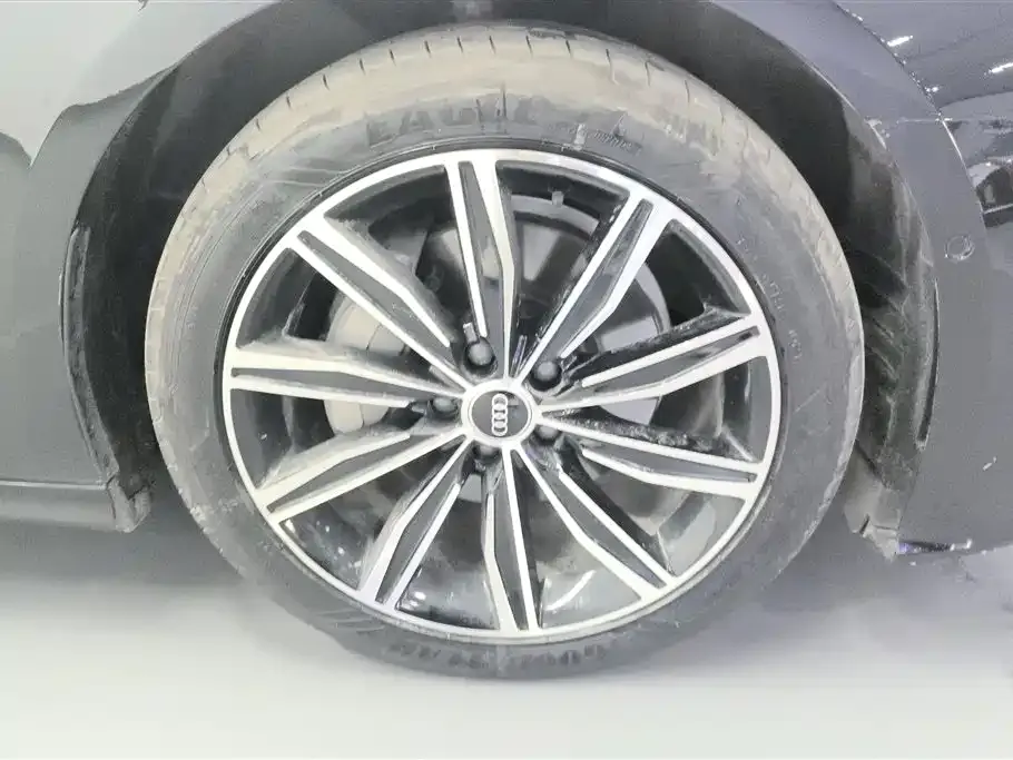 Audi A6L 2023 из CN, фото 6