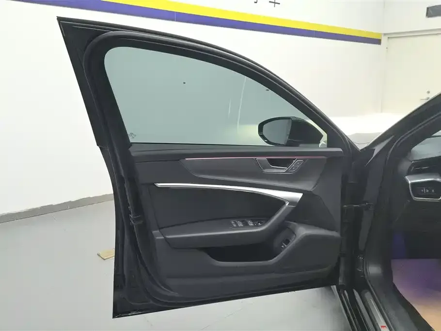 Audi A6L 2023 из CN, фото 7
