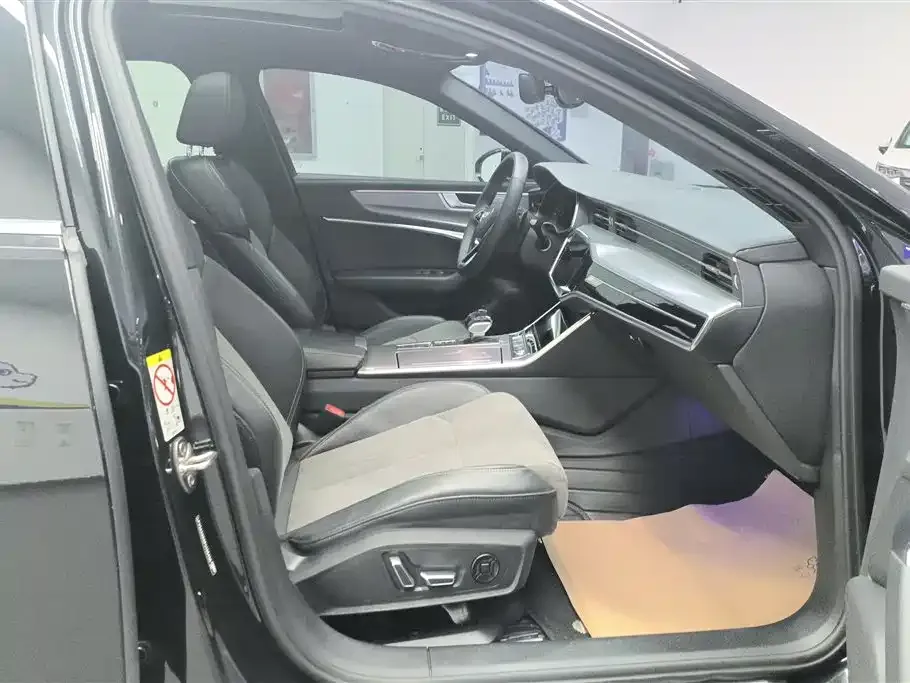 Audi A6L 2023 из CN, фото 8