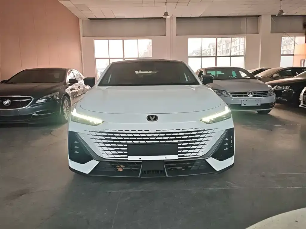Changan UNI-V 2023 из CN, фото 3