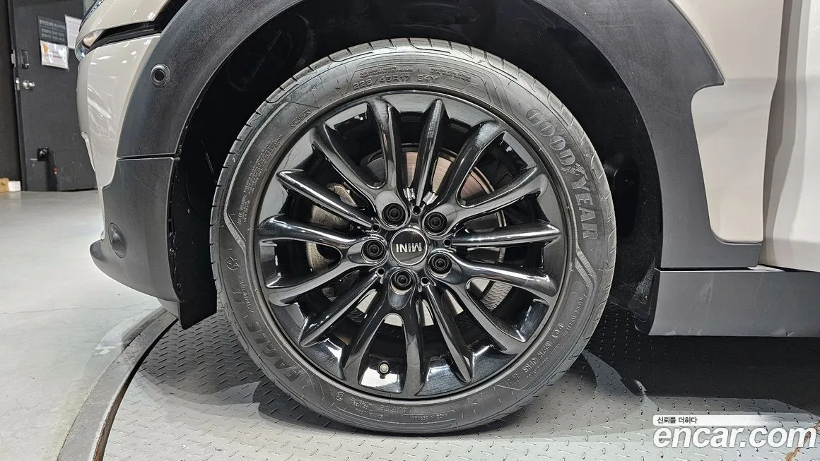 Mini Clubman — фото 5