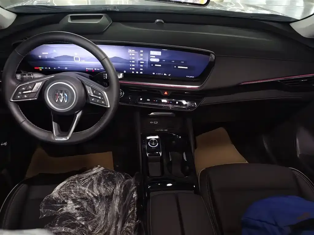 Buick Envision Plus — фото 10