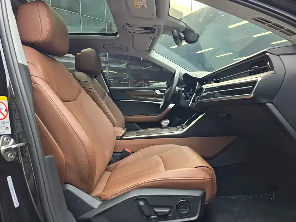 Audi A6L 2022 из CN, фото 9