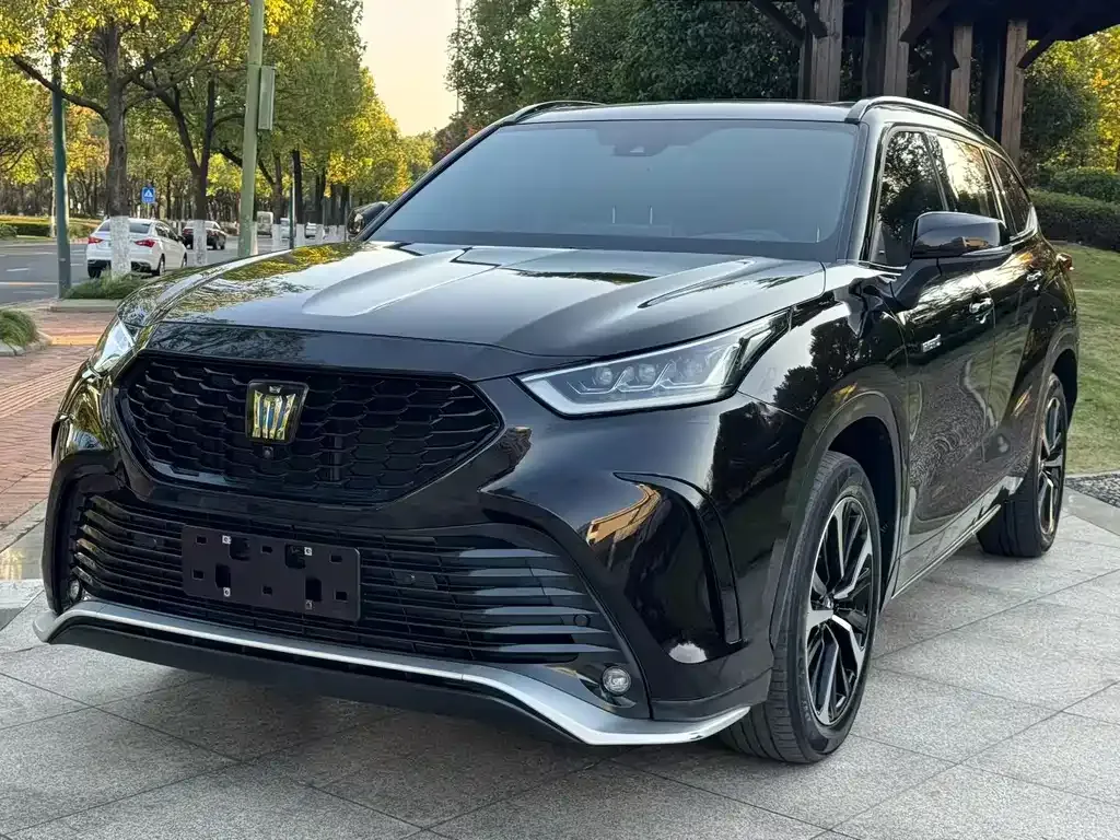 Toyota Crown Kluger 2021 из CN, фото 2