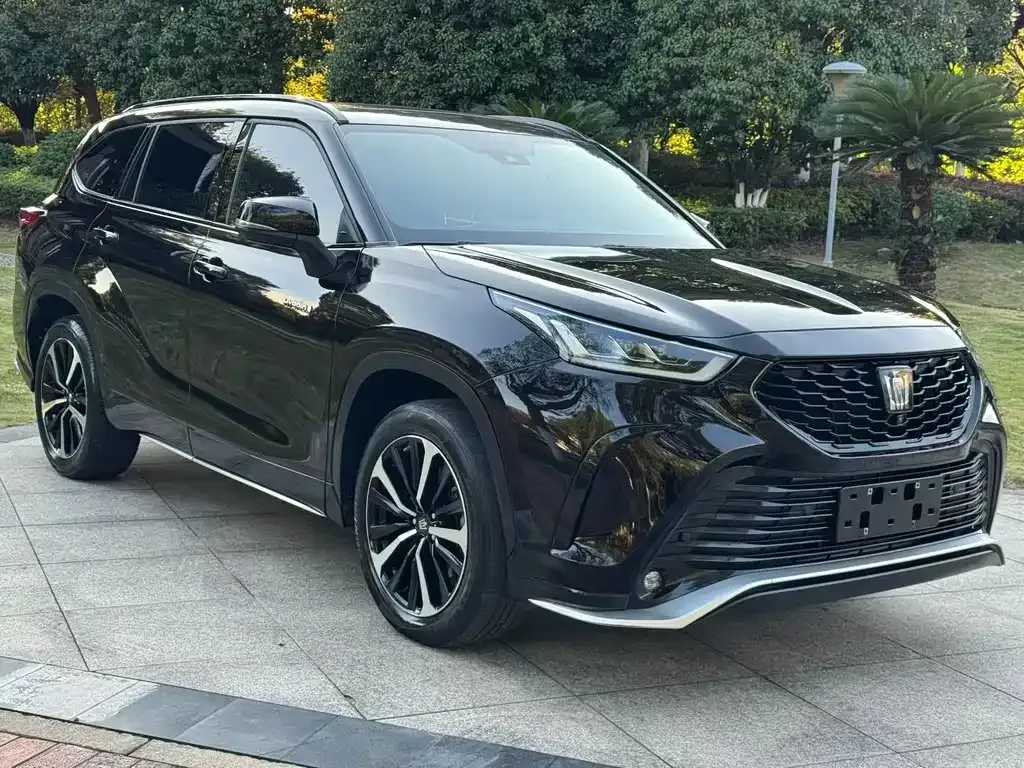 Toyota Crown Kluger 2021 из CN, фото 3