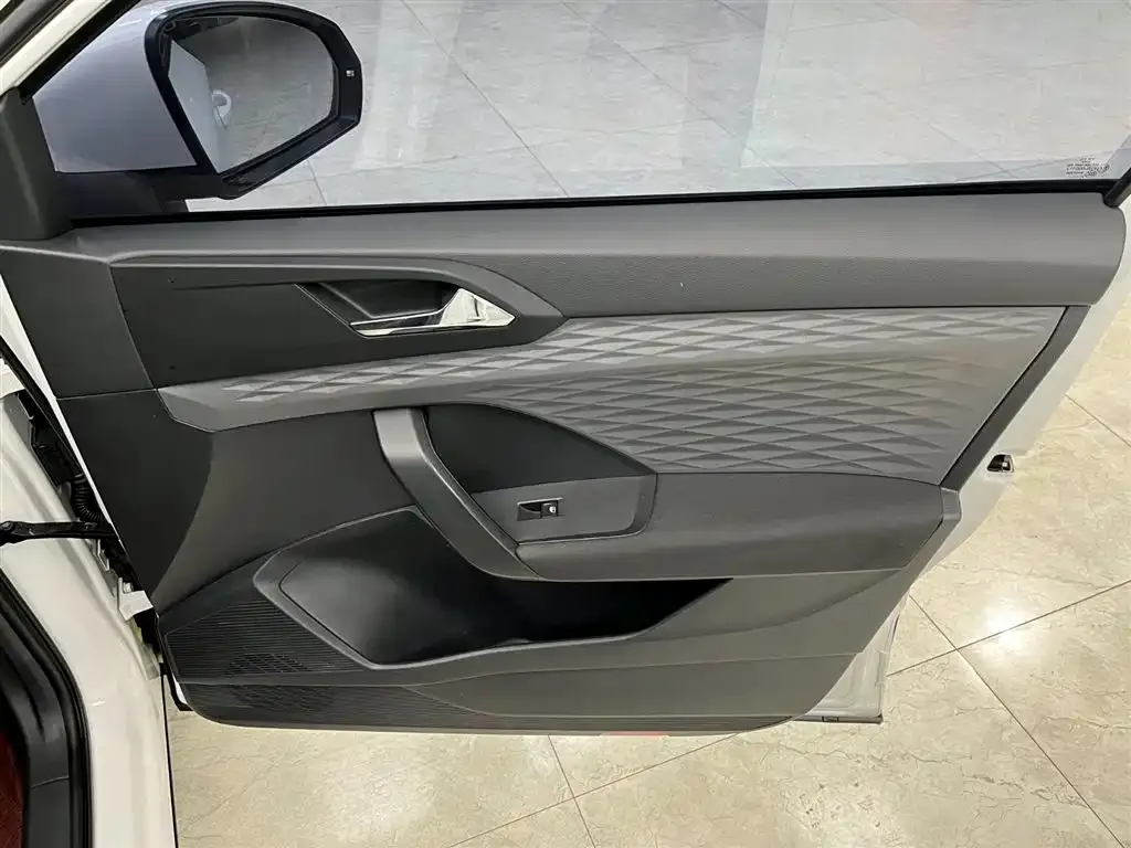 Volkswagen Tharu 2022 из CN, фото 10