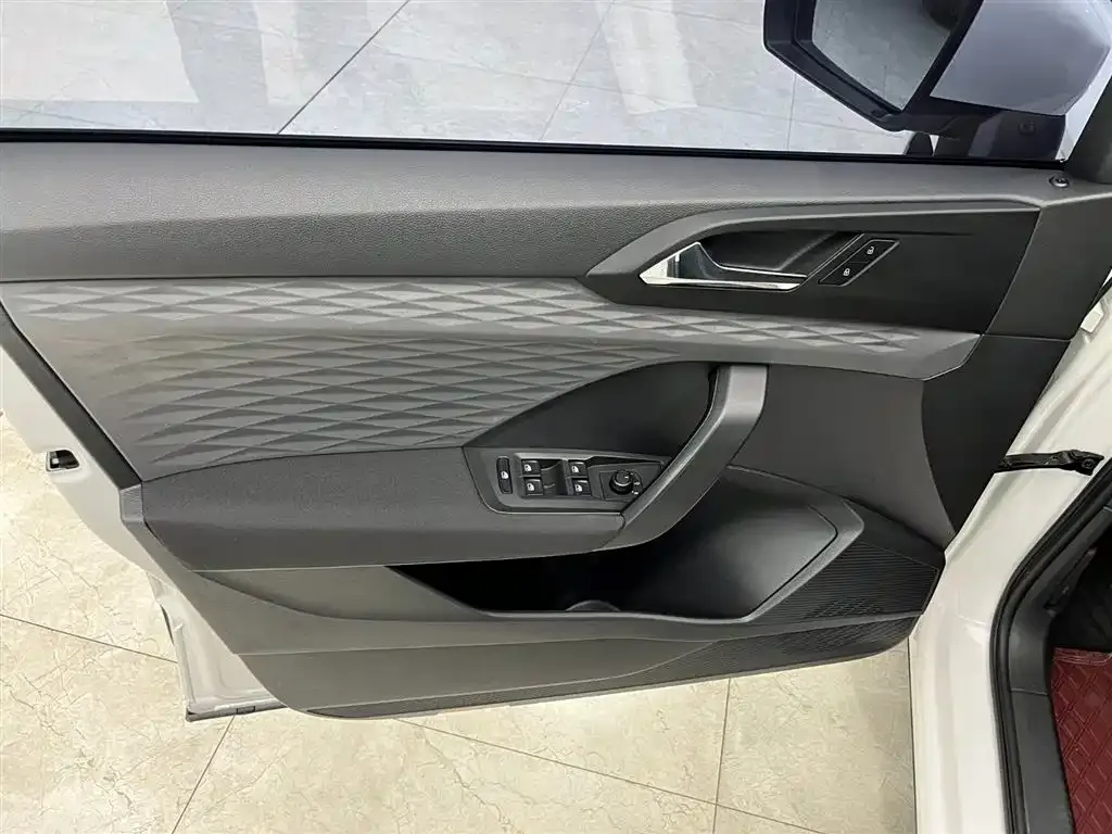 Volkswagen Tharu 2022 из CN, фото 8