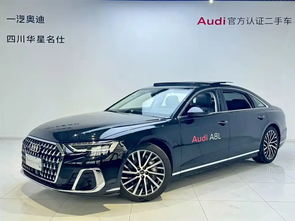Audi A8 — фото 1