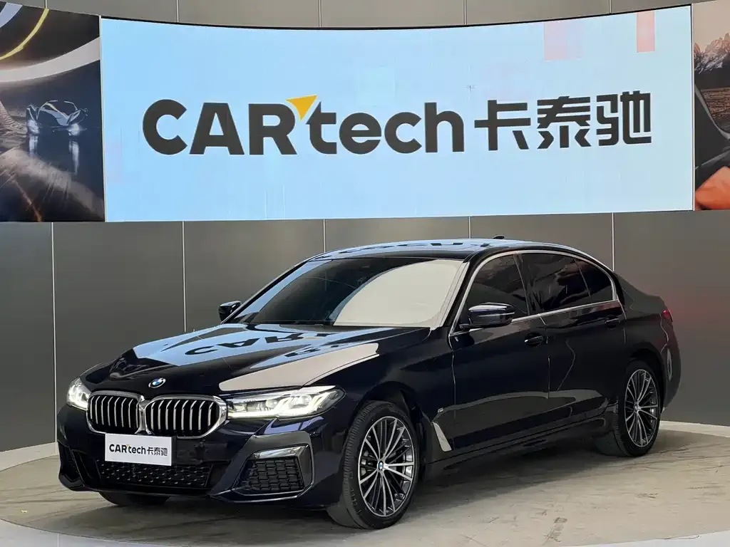 BMW 5 Series — фото 1