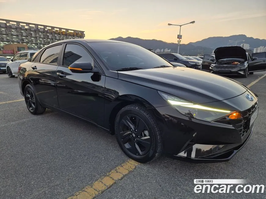 Hyundai AVANTE 2023 из KR, фото 2