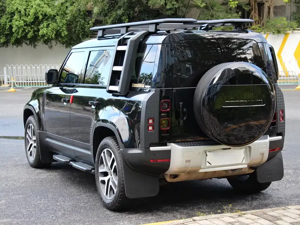 Land Rover Defender — фото 10