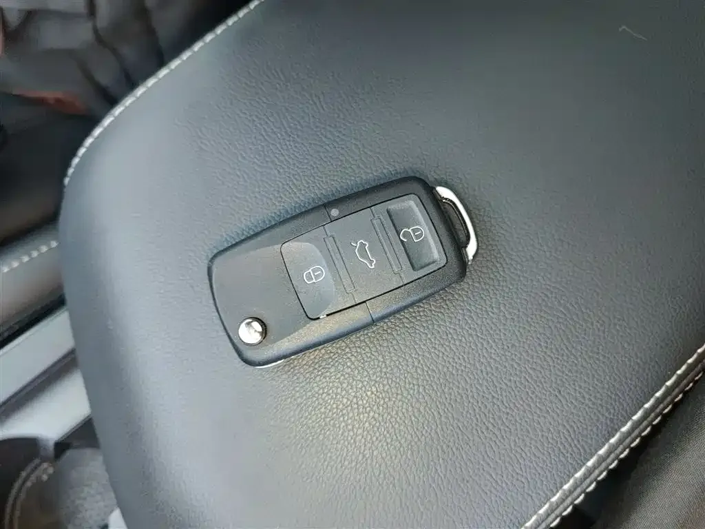 Volkswagen Passat 2025 из CN, фото 9