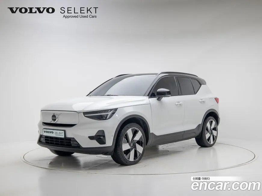 Volvo XC40 — фото 1