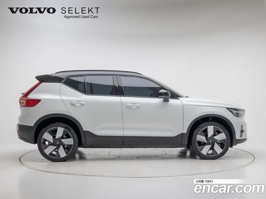 Volvo XC40 — фото 4