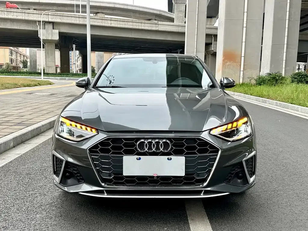 Audi A4L 2022 из CN, фото 2