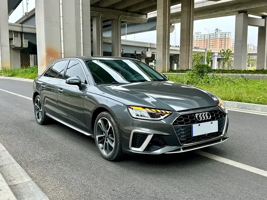 Audi A4L 2022 из CN, фото 3