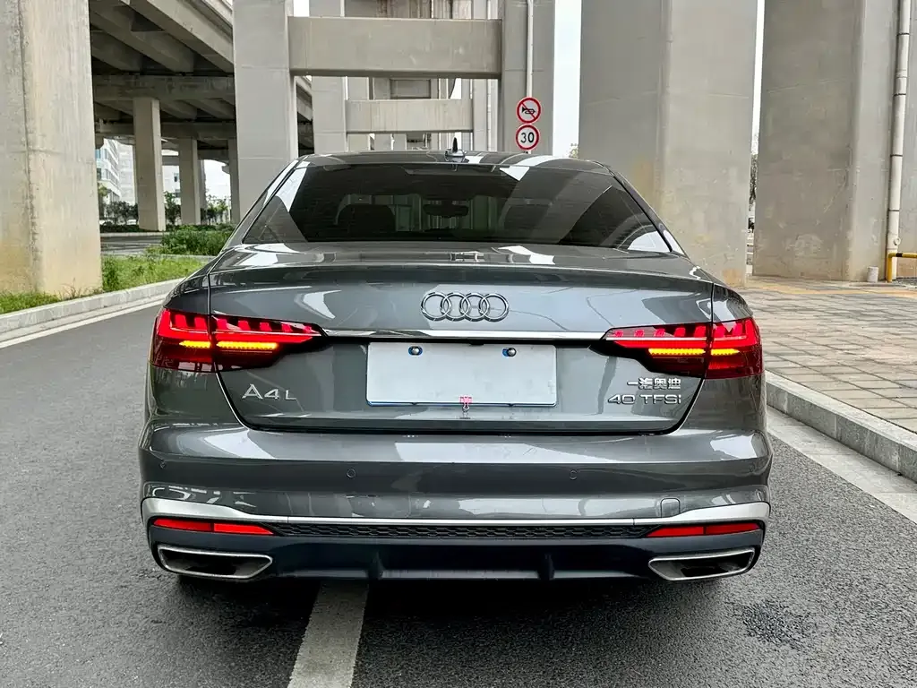 Audi A4L 2022 из CN, фото 4